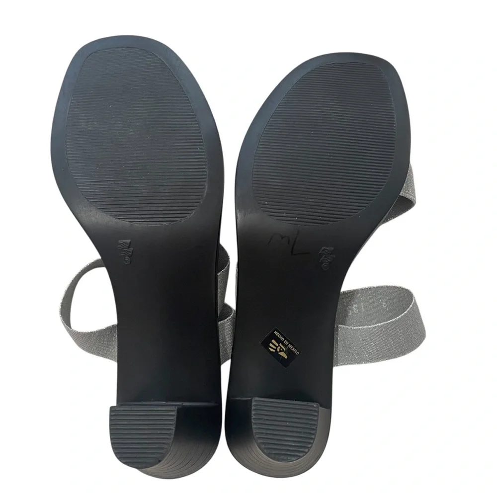 Charleston Shoe Co Jac Strappy Heel Sandal Silver Comfort Shoes Size 9 - Picture 7 of 9